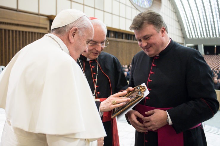 PapaFrancesco7.jpg